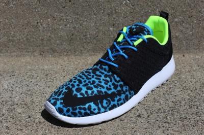Nike Rosherunfb Leopard Blue Front Quarter1 1
