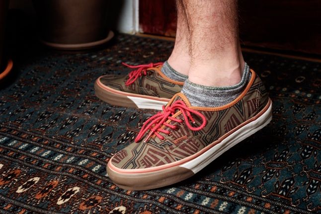 Bodega Ss13 Lookbook Vans Brown Red Lace 1