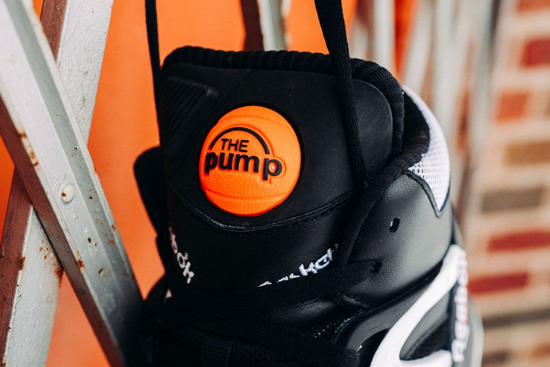 intervalo Actual Invitación Reebok Issue the Pump Omni Zone 2 Made Famous by Dee Brown's 'No Look' Dunk  - Sneaker Freaker