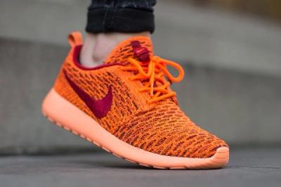 Nike Wmns Roshe One Flyknit Total Orange Gym Red Sunset Glow 1