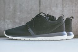 Nike Rosherun Nm Black Magnet Grey Thumb