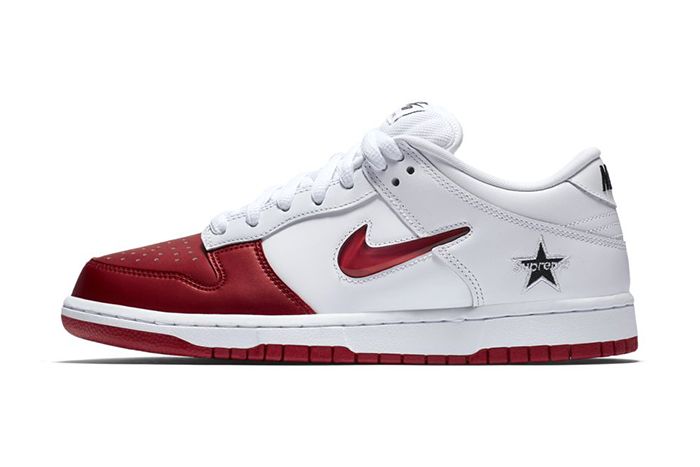 Supreme Nike Sb Dunk Low White Red Fall 2019 Snkrs Sneakrs Release Date Lateral