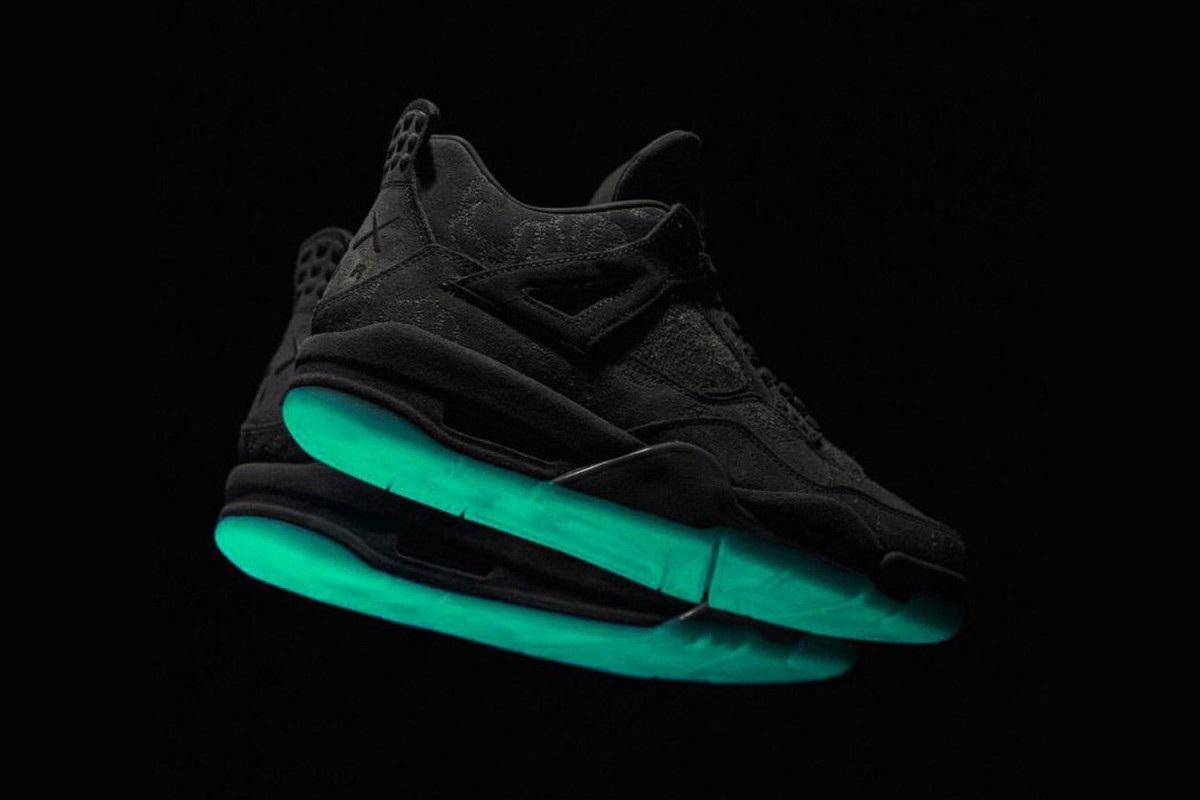 Air Jordan 4 Kaws 1