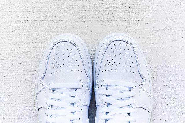 Air Jordan 1 Mid White Cool Grey 5
