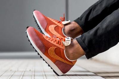 Nike Daybreak Rugged Orange Cu3016 800 On Foot Heel Slant