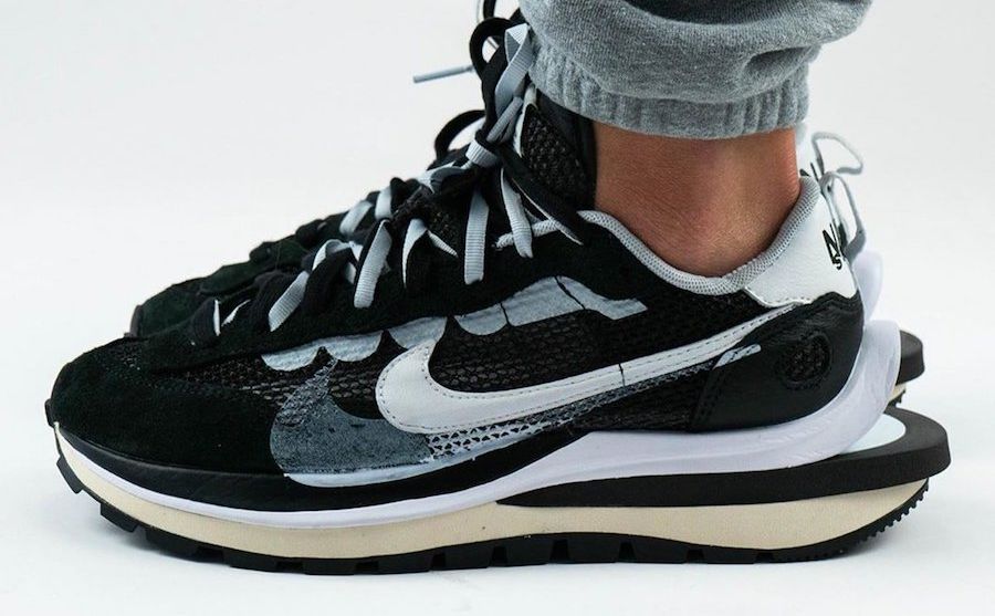 Slijm niets condensor On-Foot Look: sacai x Nike VaporWaffle Black/White - Sneaker Freaker