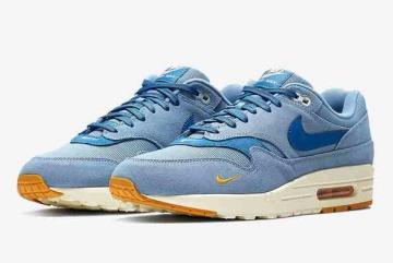 Mini Swoosh Branding Makes An Appearance On The Nike Air Max 1 Ultra •