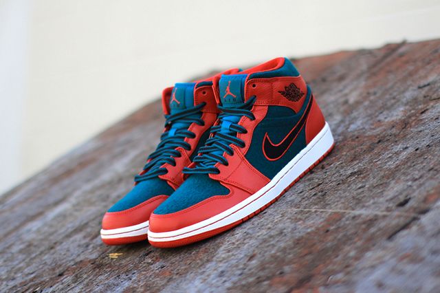 Air Jordan 1 Red Dark Sea 1