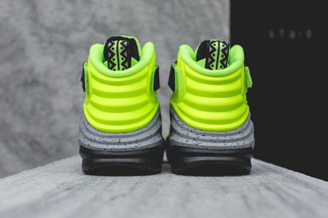 Nike Lunar Raid (Volt) - Releases