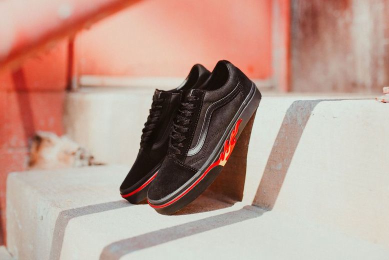 Flame wall vans old skool hotsell