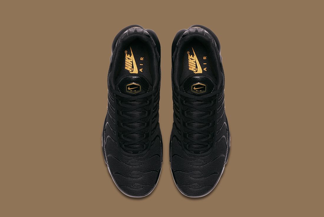 Nike Black Gold Pack 4