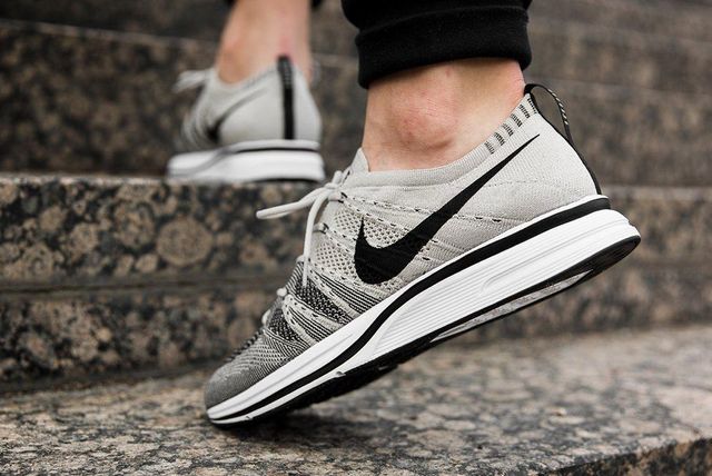 nike flyknit trainer grey