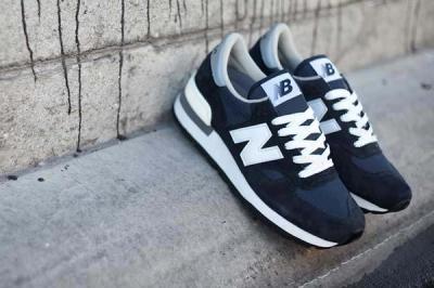 New Balance 990 Navy Front Detail 1