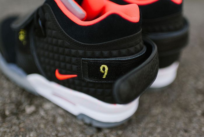 Nike Air Trainer Cruz Blackbright Crimson8