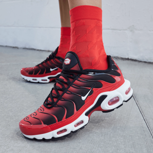 The Nike Tuned Looks Badass in ‘Black/Red’ - Sneaker Freaker