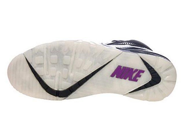 Another Nike Air Trainer Raiders Colorway 04 620X413
