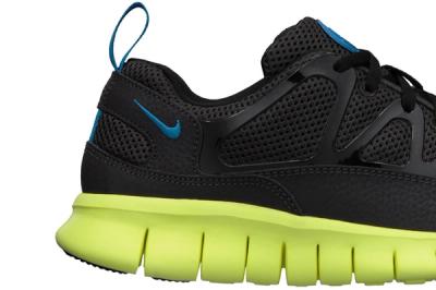 Nike Free Huarache Light Electric Blue Volt Heel 1