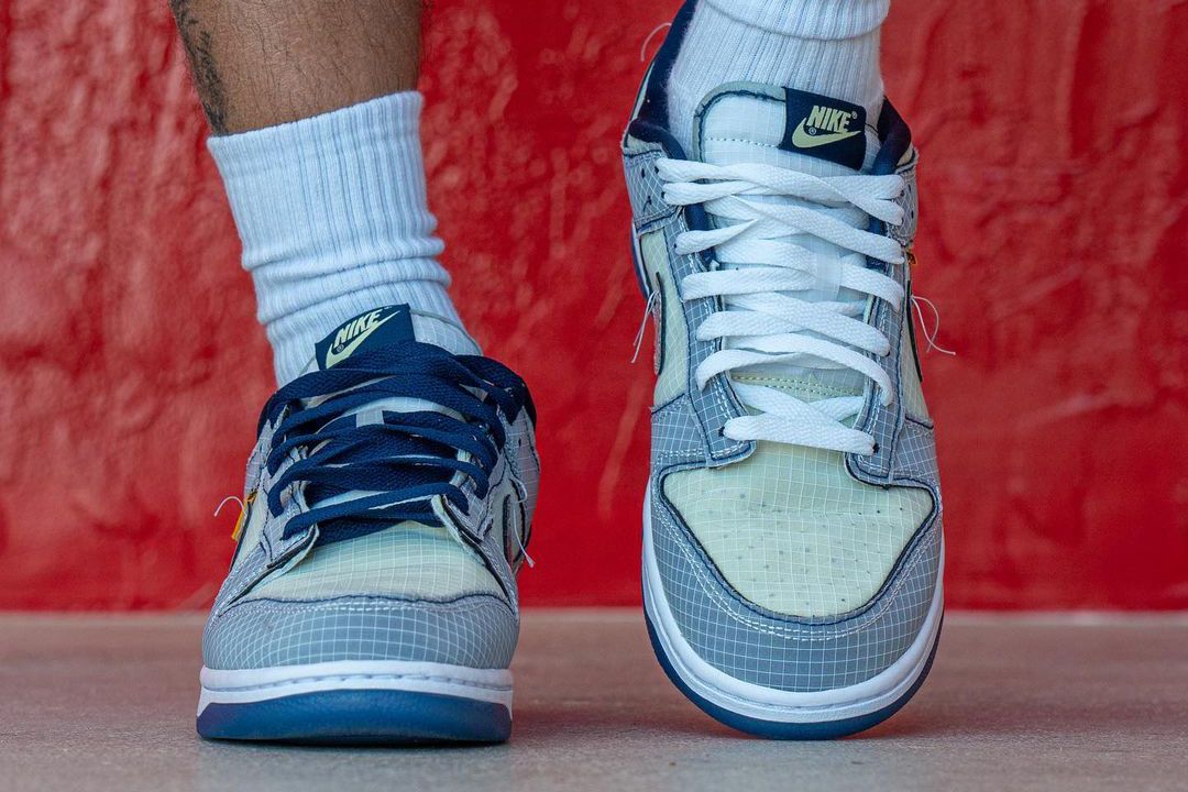midnight navy dunks on feet
