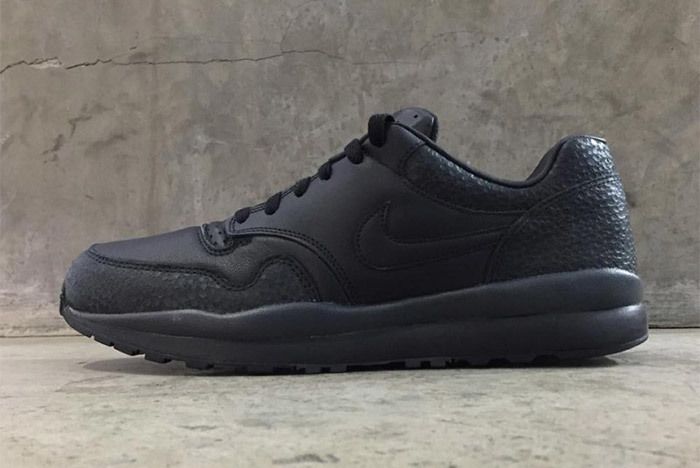 nike safari qs black