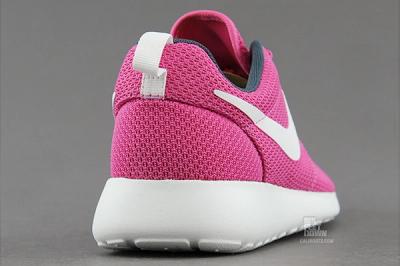 Nike Wmns Roshe Run Cotton Candy 3