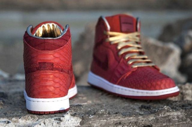 Air Jordan 1 Red Python 4