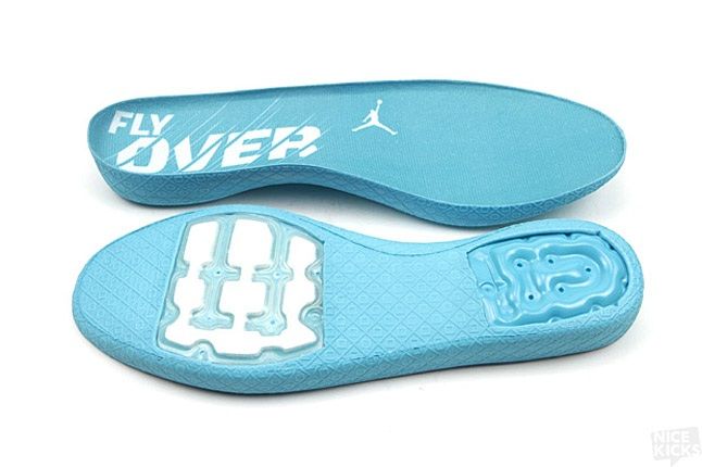 Air Jordan 2012 University Blue 11 1