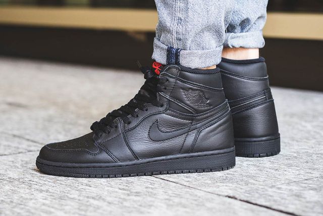 air jordan 1 triple black high