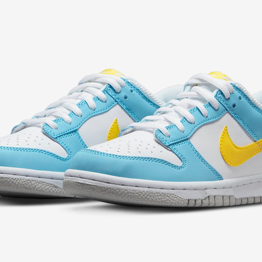 Homer dunk tennis shoes Simpson Visits the Nike Dunk Low Next Nature - Sneaker Freaker