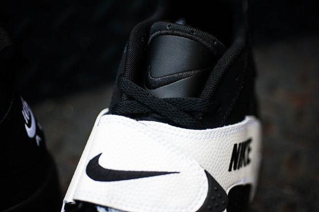 Nike Air Veer Black Tongue Detail