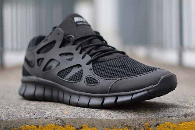 Comité Un fiel hacer los deberes Nike Free Run +2 (Triple Black) - Sneaker Freaker
