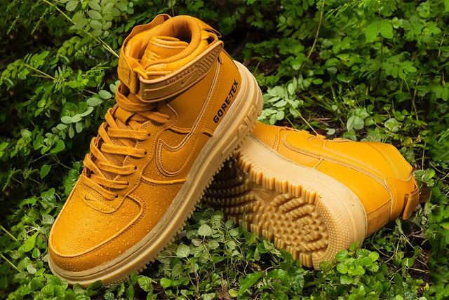 cold weather athletic shoes