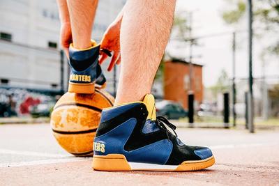 Crunch Force 1S On Foot Basketball