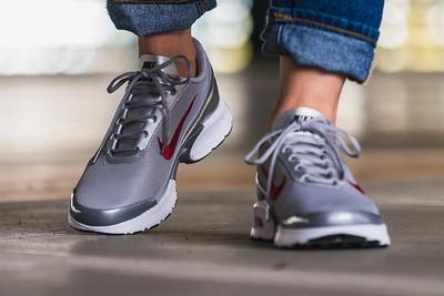 Nike Air Max Jewell Womens Silver Bullet3