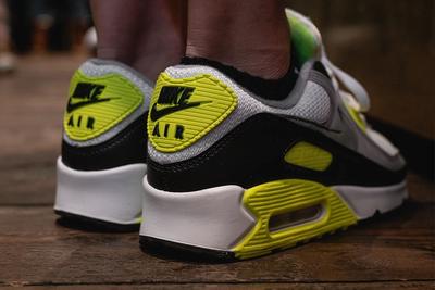 Nike Air Max 90 Volt Styling 4