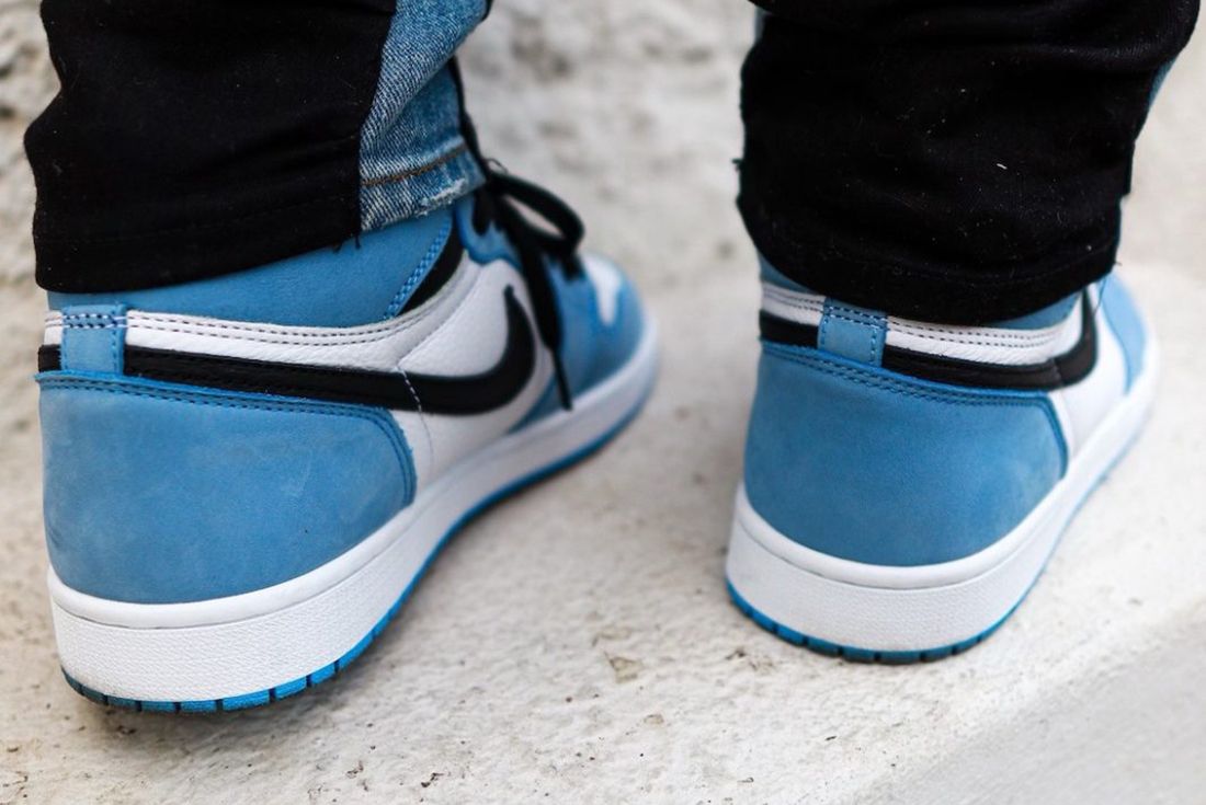 jordan 1 blue on feet