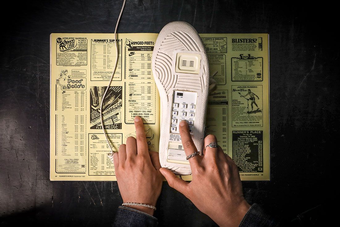 Phone Order Sneaker Telephone Hand Dialing