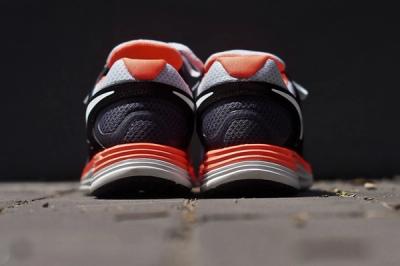 Nike Lunarflash Platinum Crimson Heel 1