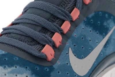 Nike Wmns Free 3V5 Armoryslt Mtllcsilv Lace Detail 1