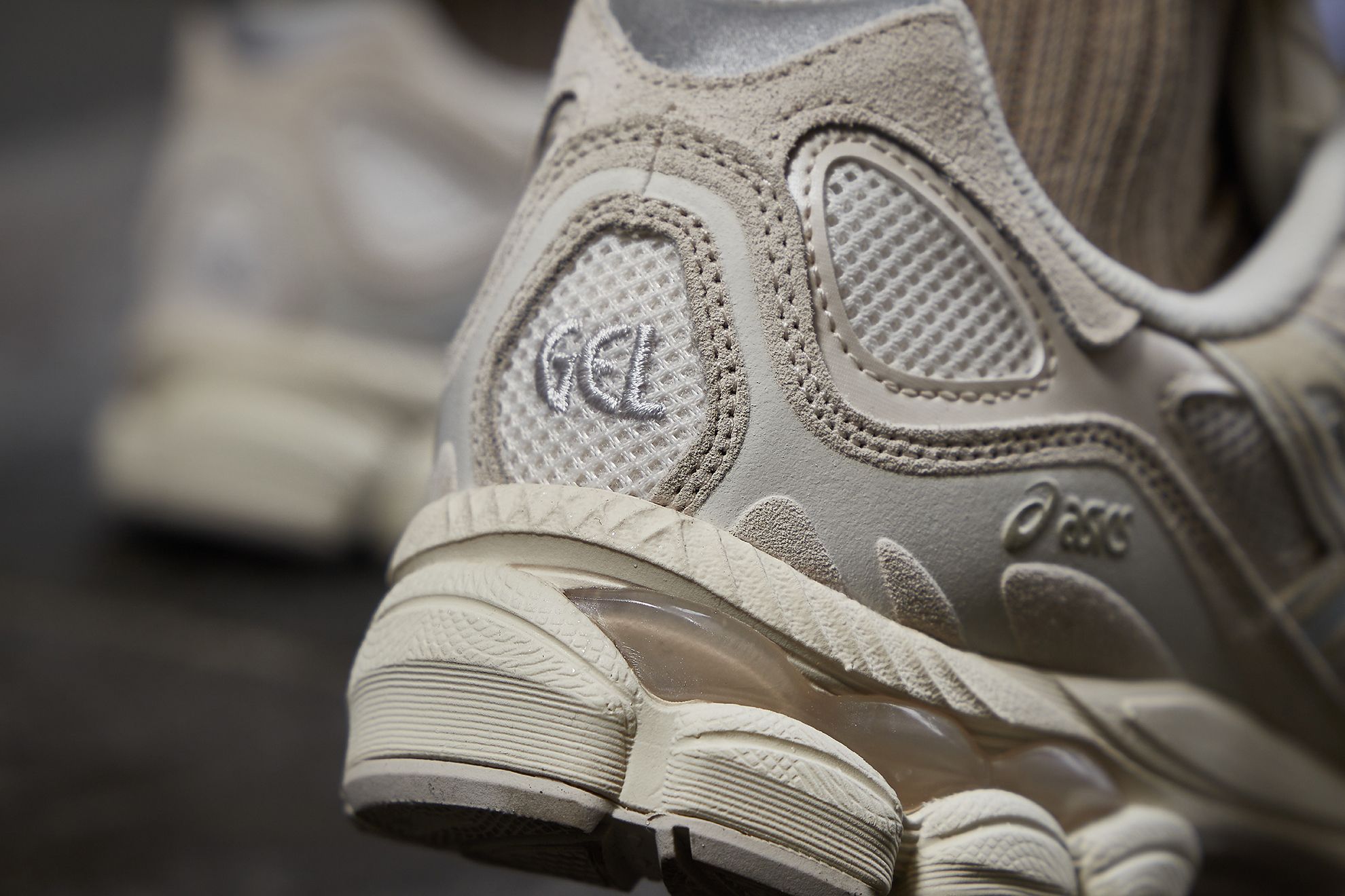 GEL NYC 27センチ　アシックス　JDスポーツ限定カラー The ASICS GEL-NYC Arrives in Two Essential Tones at JD
