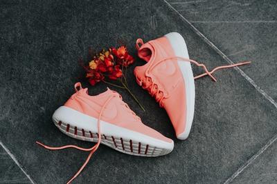 Nike Roshe Two Wmns Atomic Pink