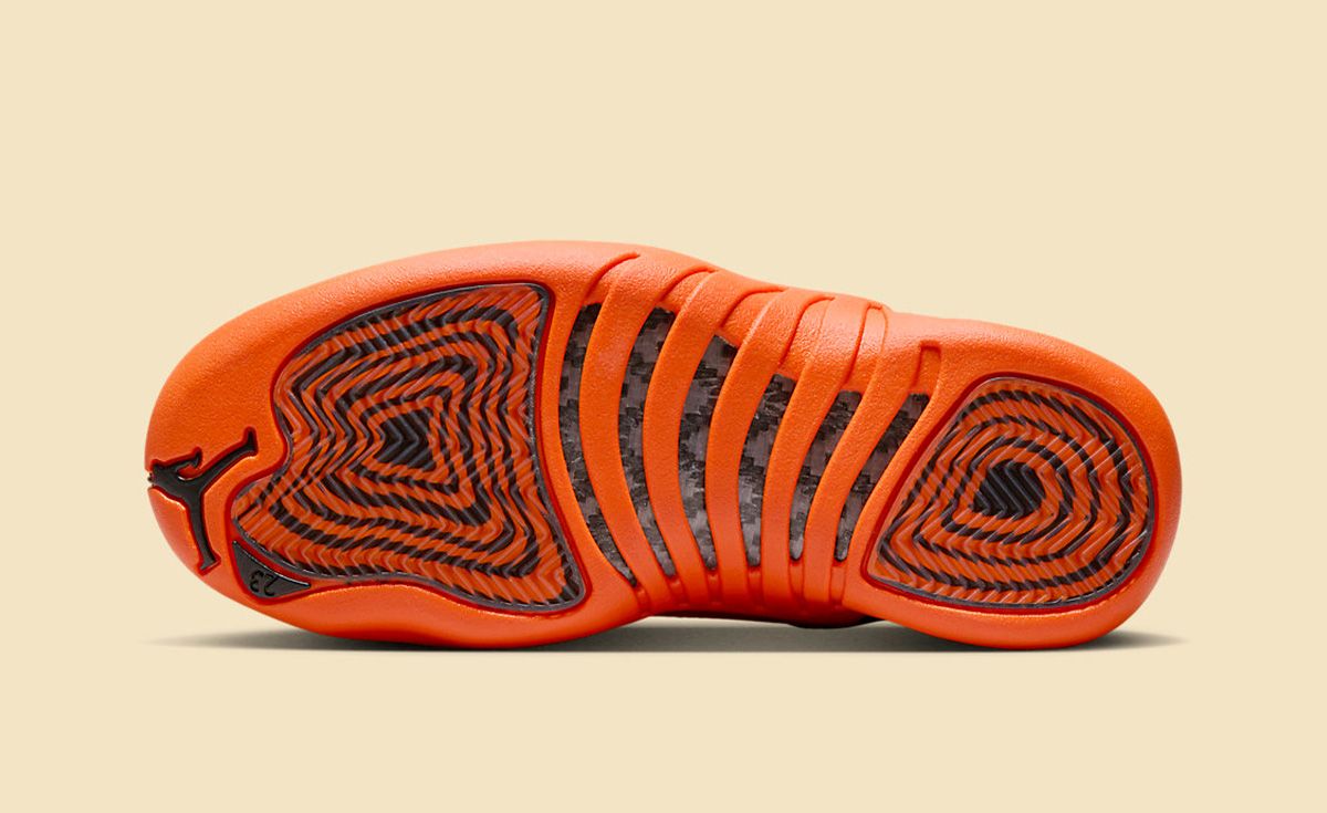 スニーカー Nike Air Jordan 12 Retro WNBA All-Star Brilliant Orange s-l400.jpg