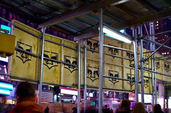 Obey Levis Live Installation Shepard Fairey Time Square 10 1