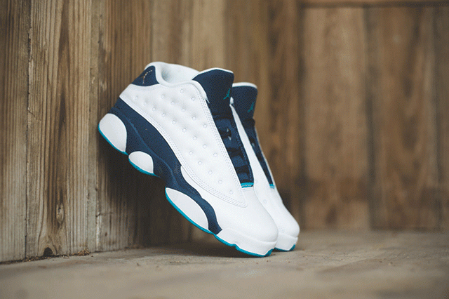 Air Jordan 13 Low Hornets