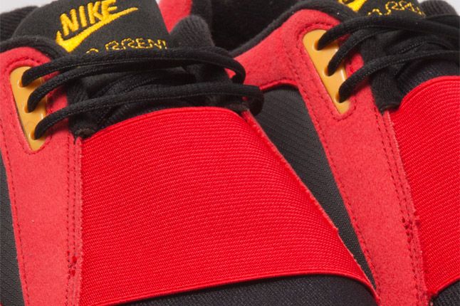 Nike Air Current Red Quarter Elastic 1