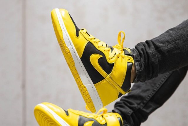 varsity maize dunks on feet