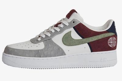 Nike Sneakersnstuff Air Force 1 Friends And Family 1