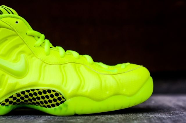 Nike Air Foamposite Pro (Volt 