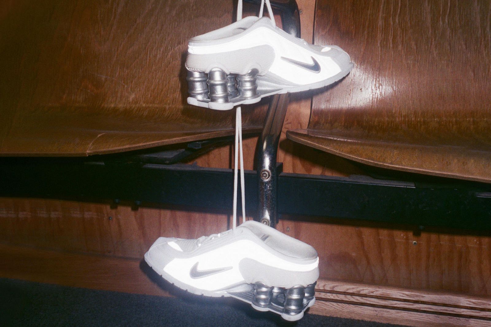 Martine Rose Nike Shox Mule MR4 限定シルバー Nike Shox MR4 Mule Martine Rose Metallic Platinum Varsity Red