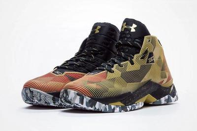 Under Armour Curry 2 5 Metallic Gold Camo Feature