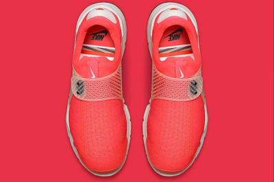 More Nike Sock Dart 6